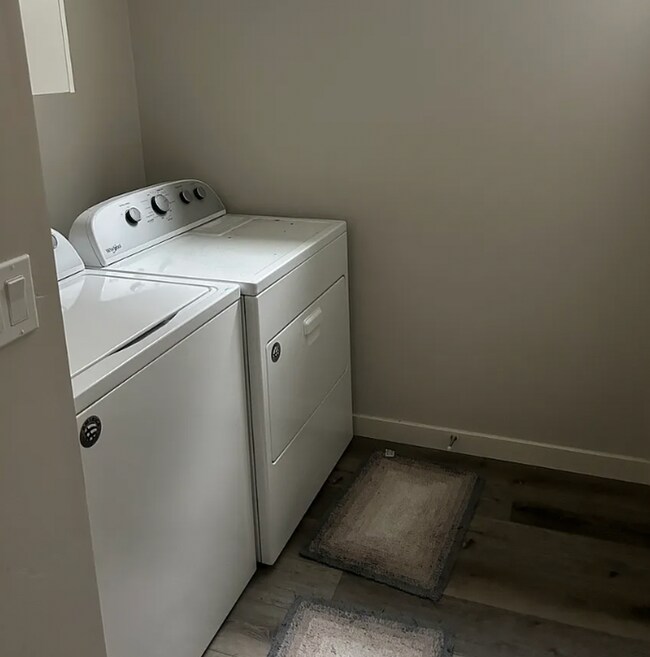 Building Photo - Meridian Spacious Retreat with Neighborhoo...