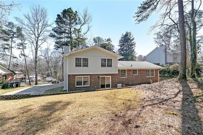 Building Photo - 1038 Seven Springs Cir NE