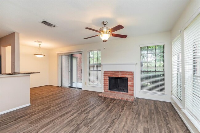 Building Photo - 2211 S Kirkwood Rd