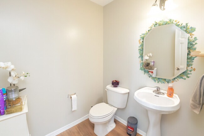 Foto del edificio - 518 Declaration Ln