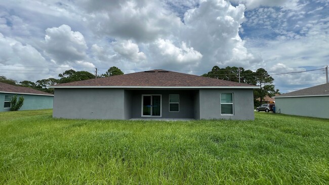 Building Photo - INCREDIBLE 4 Bedroom, 2 Bathroom Home in P...