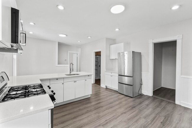 Building Photo - 394 Gregory St