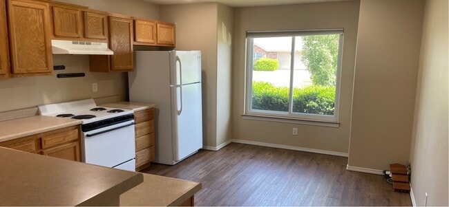 Building Photo - 4107 SW Chapelstone Ave