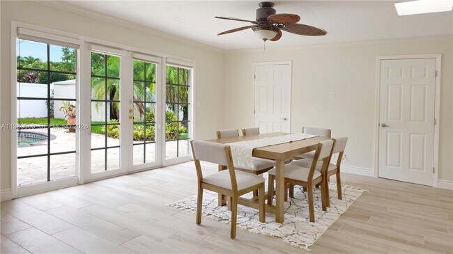 Building Photo - 909 SW 9th Ave