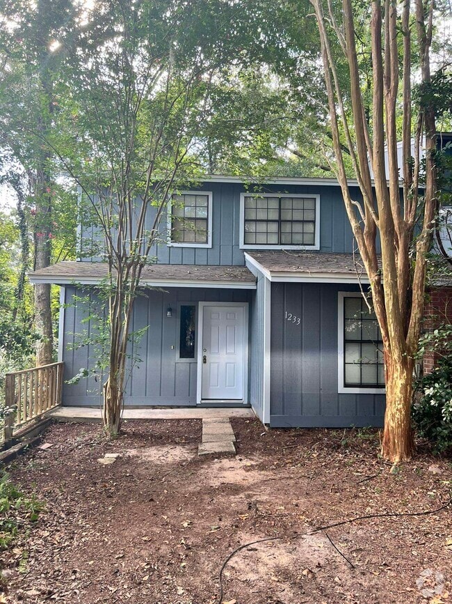 Building Photo - 1233 Chee Ln