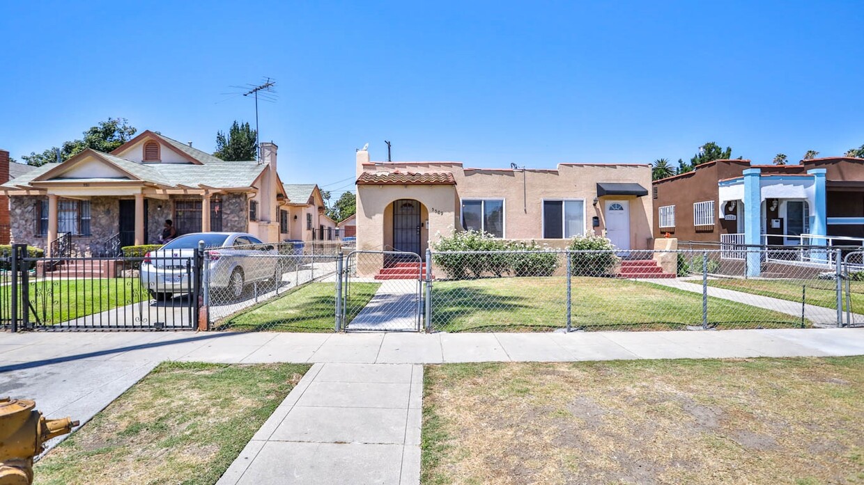 Primary Photo - Stillmore Apartments