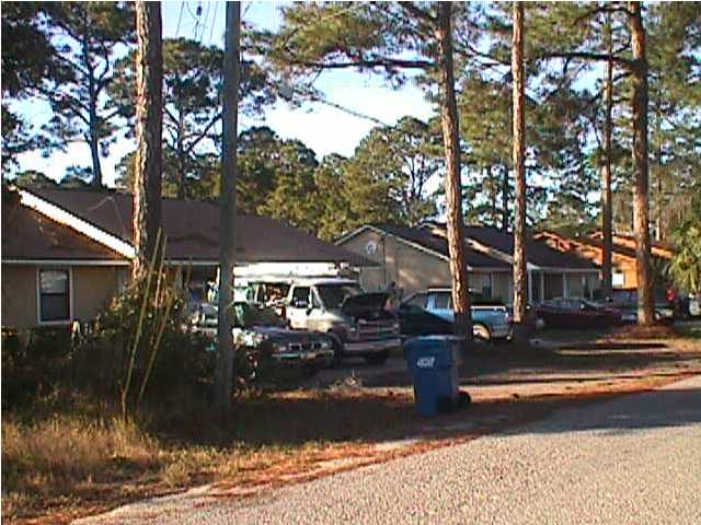 Ample Road Frontage - 2714-2716 Banyan St