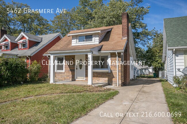 Building Photo - Cozy Brick Maple Hts Home