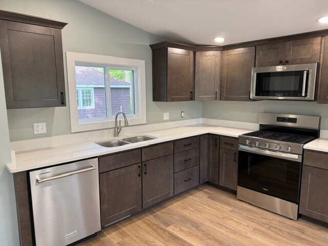 Foto del edificio - 805 Woodland Terrace