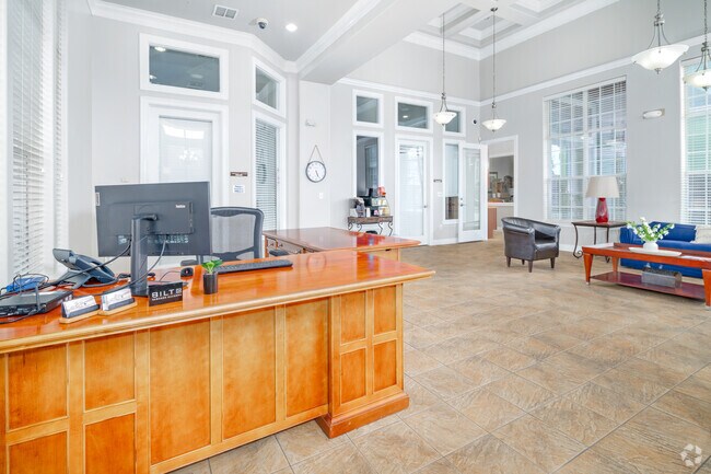 Centro de arrendamiento - Costa Almadena