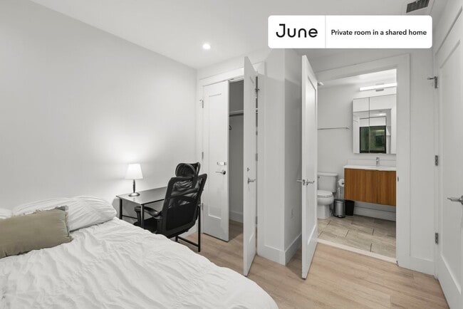 Building Photo - Room in Shared 3 bed/2 bath home in Dupont Circle