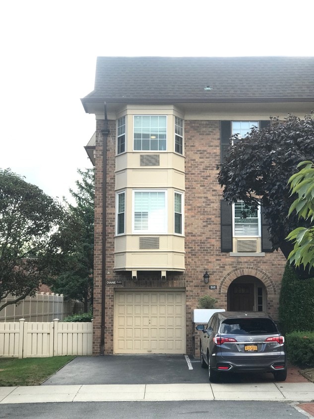 3 F Corner Unit ith Garage - 12-21 Diane Pl