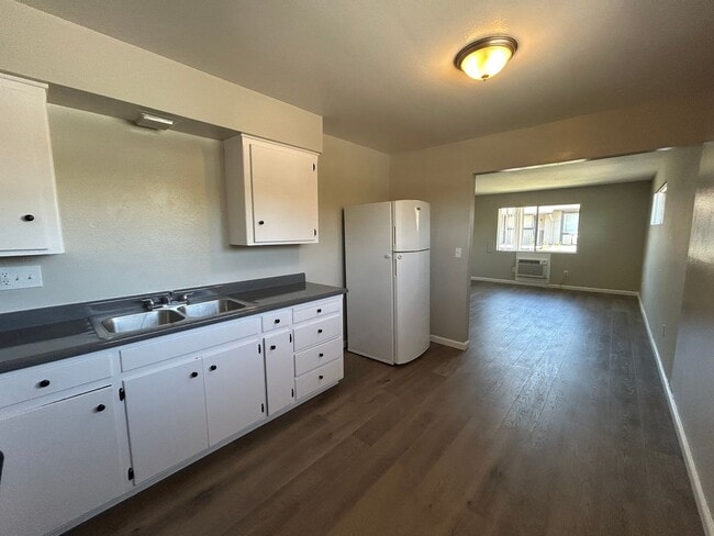 Building Photo - 816 Sutter Ave