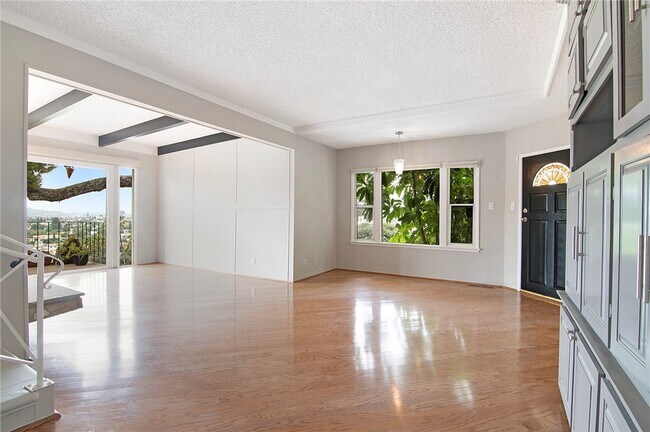Foto del edificio - 934 Highline Rd