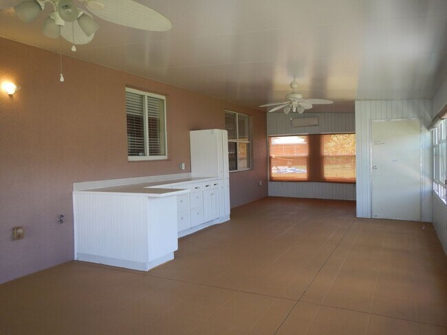 Foto del edificio - 1969 Kimlyn Cir