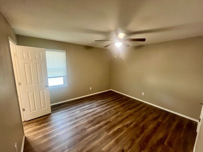 Foto del edificio - 1281 E Rockhill St