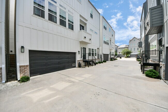 Foto del edificio - 1223 W 16th St