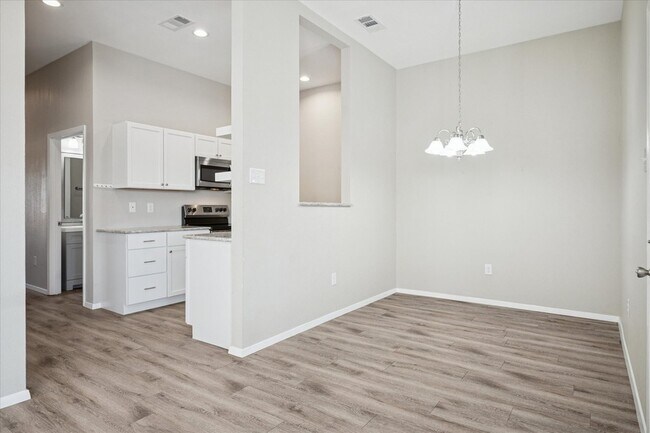 Foto del edificio - 518 Wood Dr