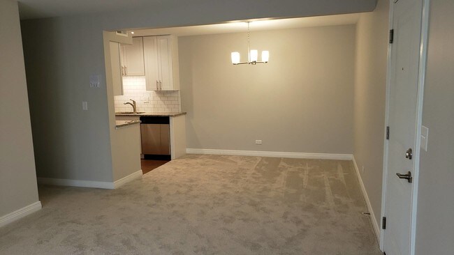 Building Photo - 508 N Cass Ave