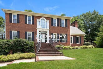 Building Photo - 213 Worthland Ct
