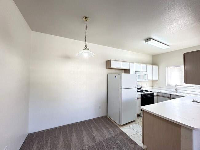 Building Photo - Nellis & Hacienda