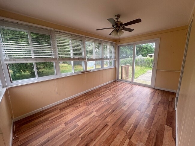 Building Photo - Charming 3-Bed, 1.5 Bath Home in Peaceful ...