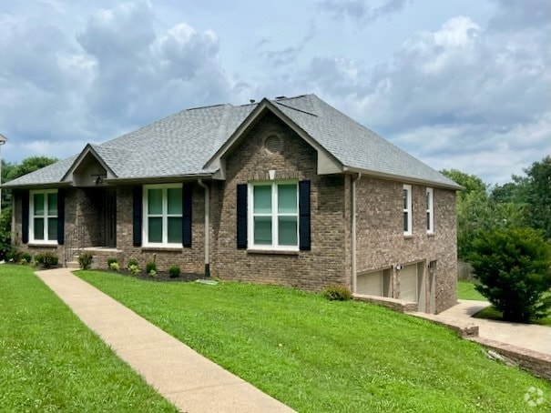 Building Photo - 2029 Old Russellville Pike