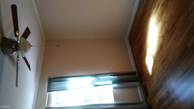 Foto del edificio - 116 Plainview Ave