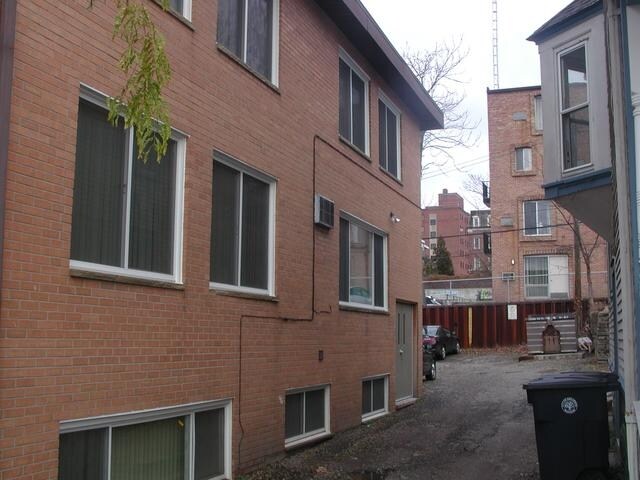 Building Photo - 607 Hill St