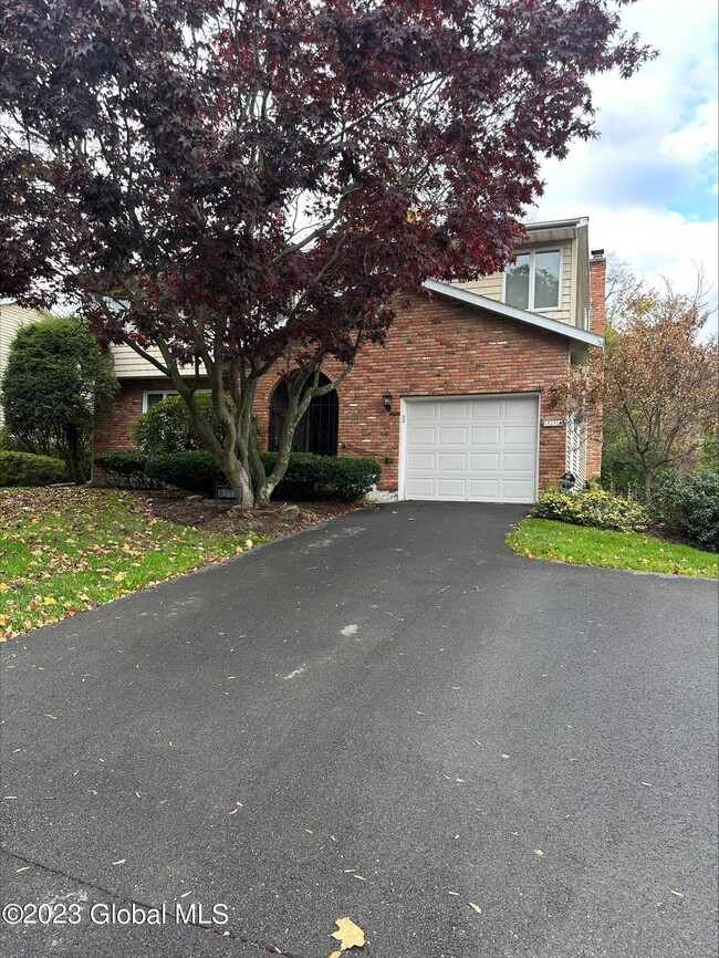 Building Photo - 156 Milner Ave