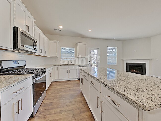 Foto del edificio - 5004 Jamie Sloop Ln