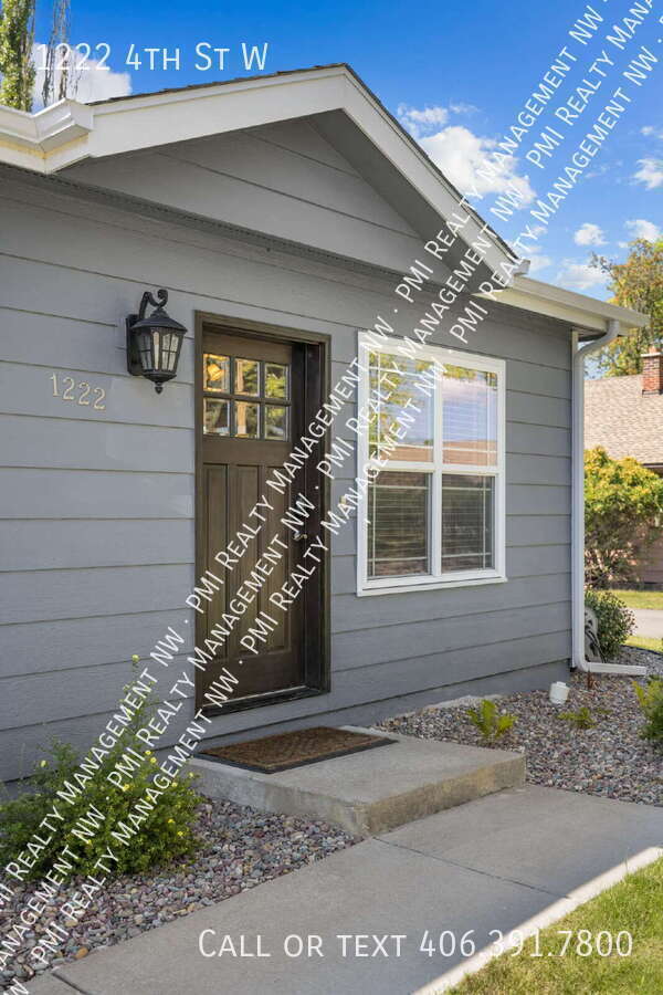 Building Photo - 1222 4th St W