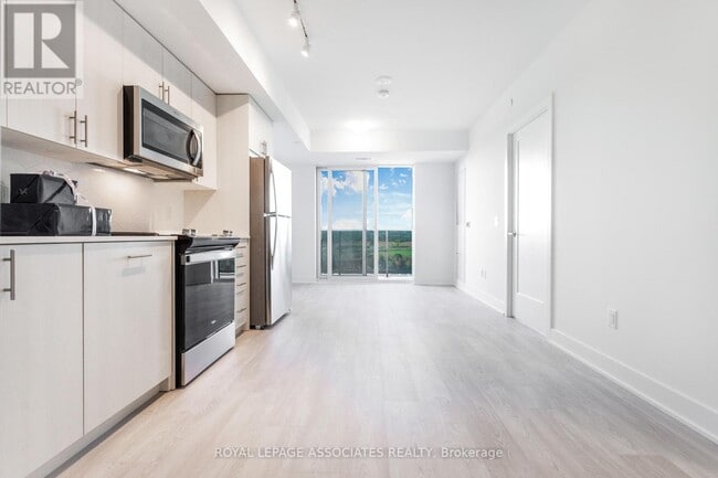 Photo du bâtiment - 2545-2545 Simcoe St N