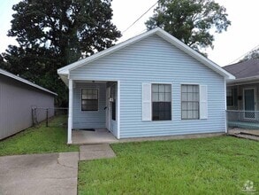 Building Photo - 119 N Reus St