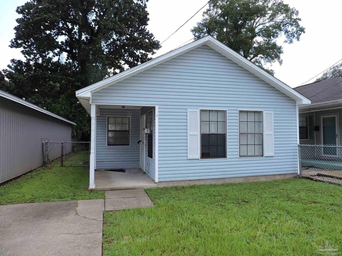 Primary Photo - 119 N Reus St