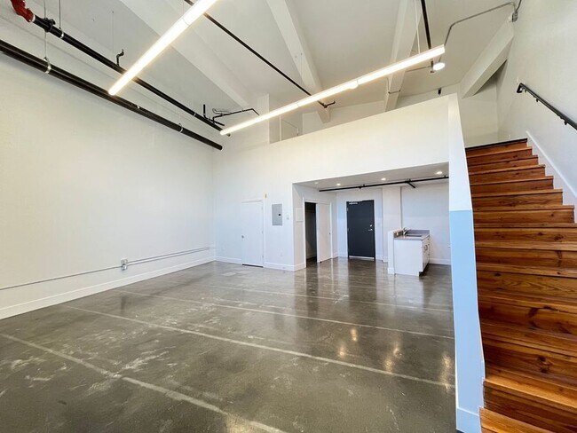 Building Photo - Unique loft space with great light. Two mo...