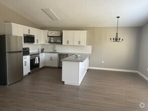 Building Photo - 740 NE Loper Ave