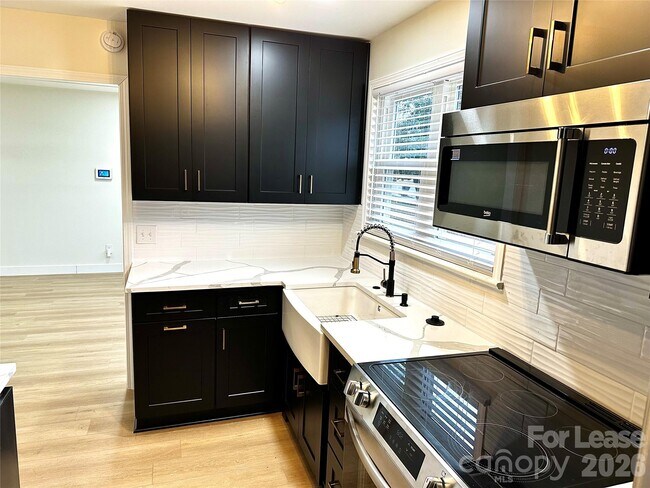 Foto del edificio - 1450 Academy St