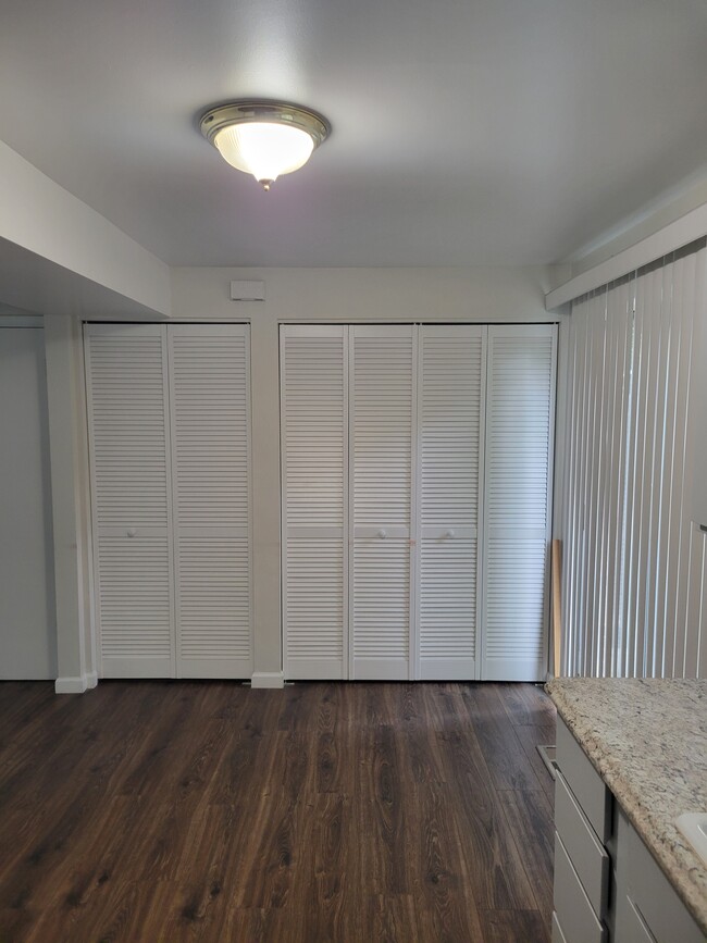 Building Photo - 1208 S 900 E