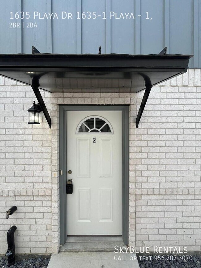 Building Photo - 1635 Playa Dr