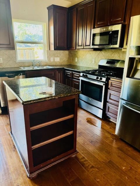 Foto del edificio - 5102 Pinemont Pl