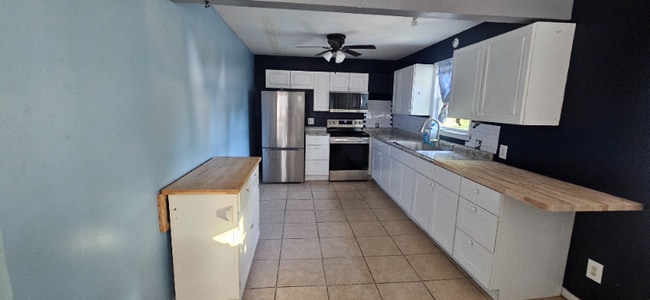 Building Photo - 4310 Garden Rd