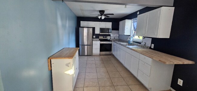 Foto del edificio - 4310 Garden Rd