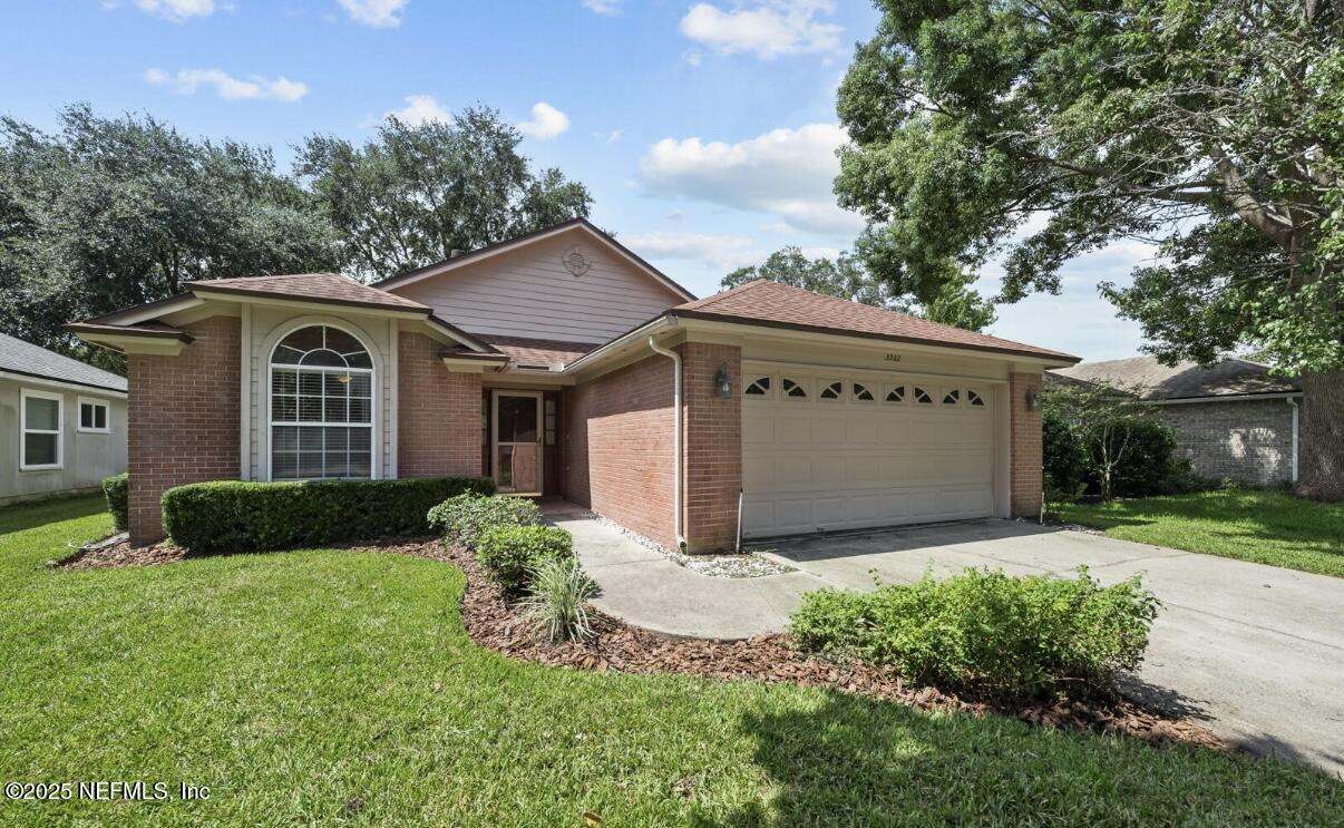 Foto principal - 3732 Sea Hawk St E