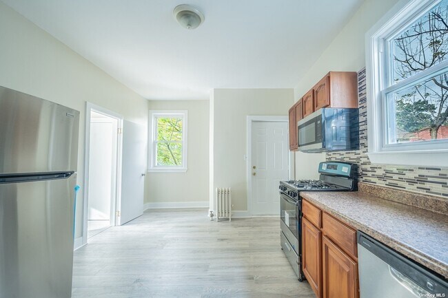 Foto del edificio - 324 Tecumseh Ave