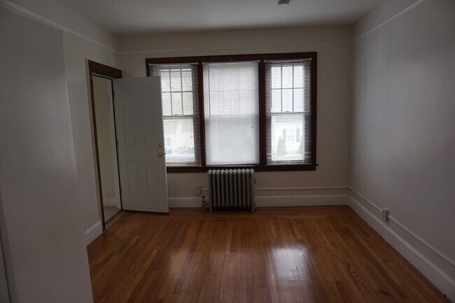 Foto del edificio - 102 Anthony St
