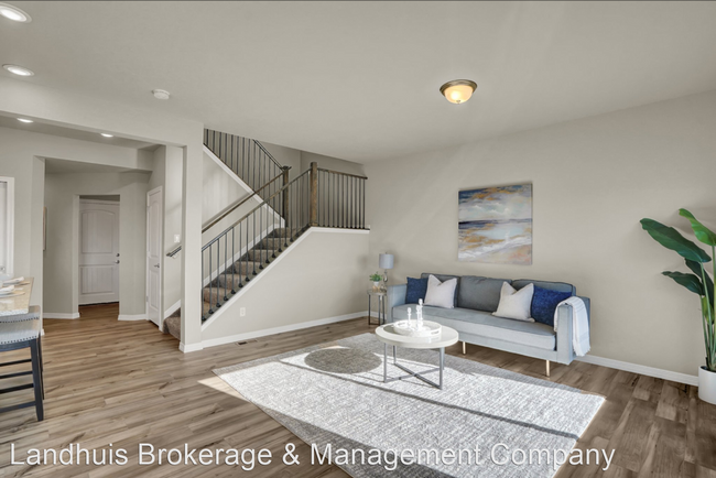 Building Photo - 3 br, 2.5 bath House - 6180 Big Bird Dr