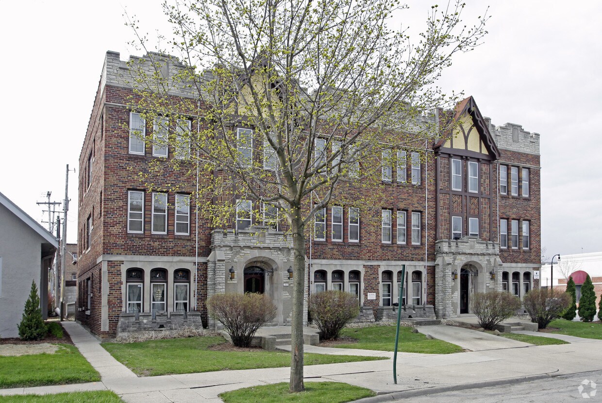 Primary Photo - 1807 E Olive St