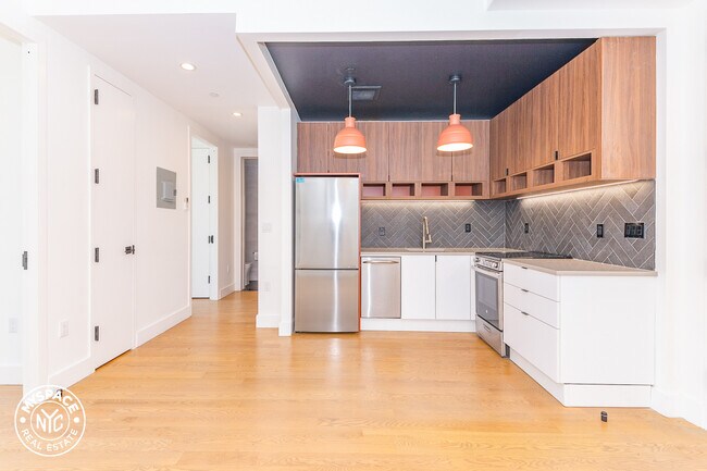 Foto del edificio - 824 Lexington Ave