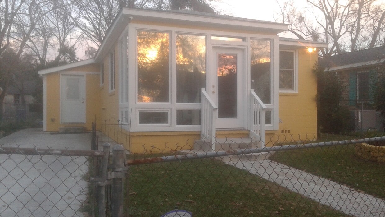 Photo - 958 Battery Ave
